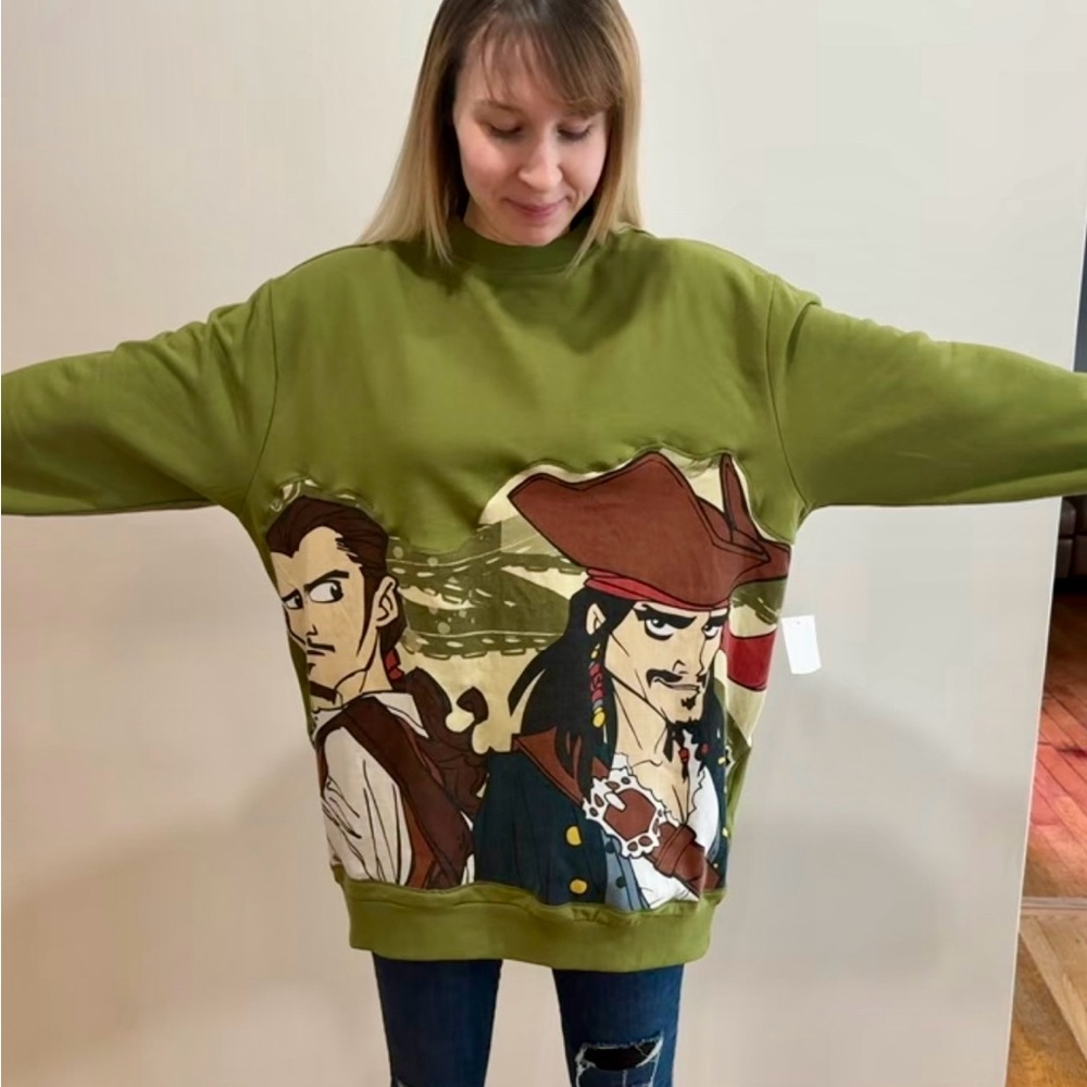 NWT Reworked Pirates of the Caribbean Crewneck 🏴‍☠️